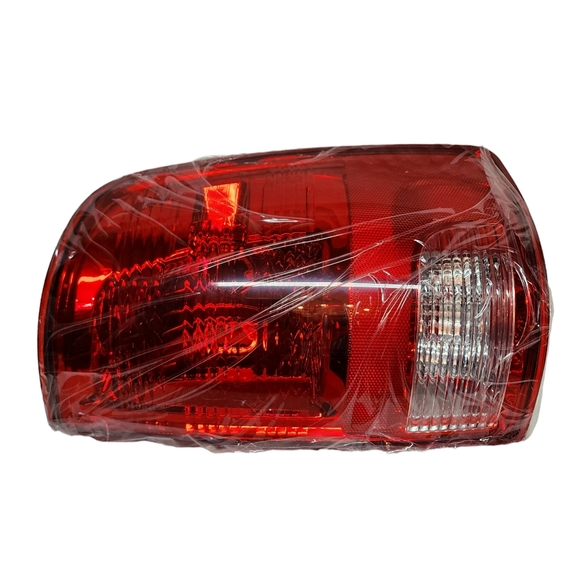 Right Tail Light Passenger Side vehicle part See Pictures For all information. - Picture 1 of 11